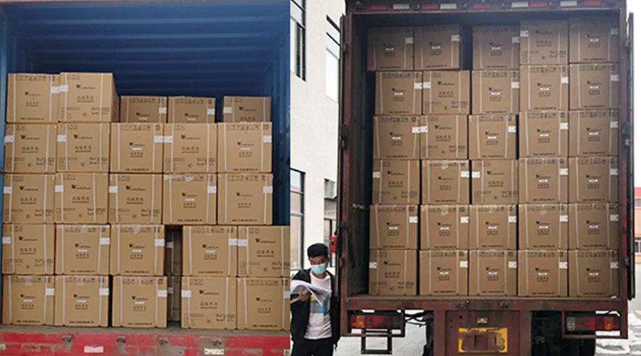 集裝箱裝柜進(jìn)行時(shí)！金環(huán)電器客戶迷你洗衣機(jī)順利發(fā)貨！