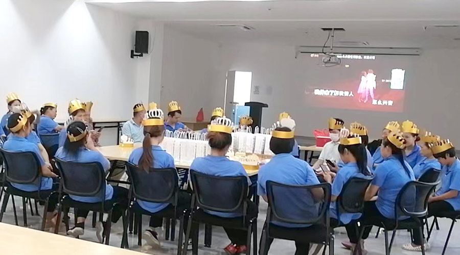 歡聚一堂 溫暖相伴！金環(huán)電器舉辦9月員工生日會(huì)